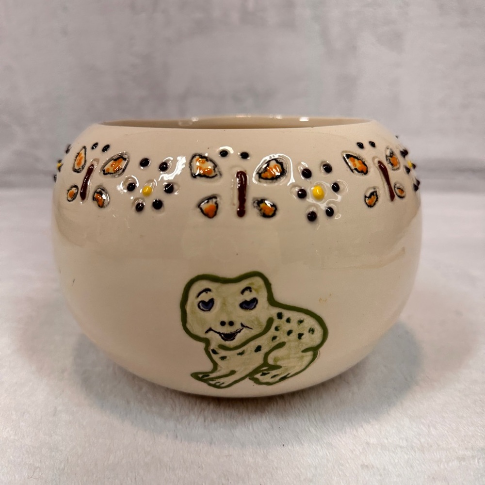 Aboriginal Dot Studio Art Pottery Frog Heart Eyes Butterfly Floral Pot Lily Pads - Picture 7 of 16